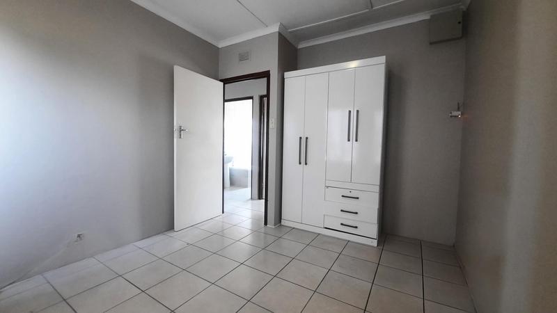 To Let 3 Bedroom Property for Rent in Palmview KwaZulu-Natal