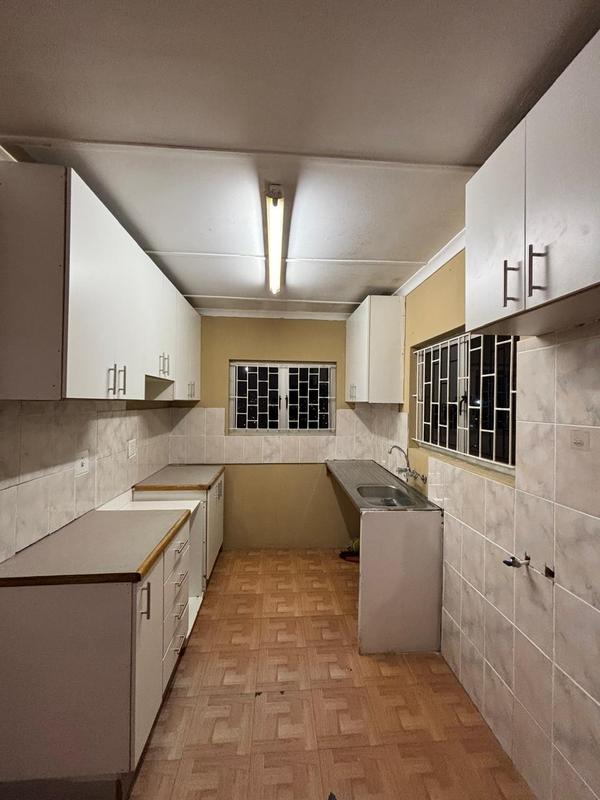 To Let 1 Bedroom Property for Rent in Woodview KwaZulu-Natal