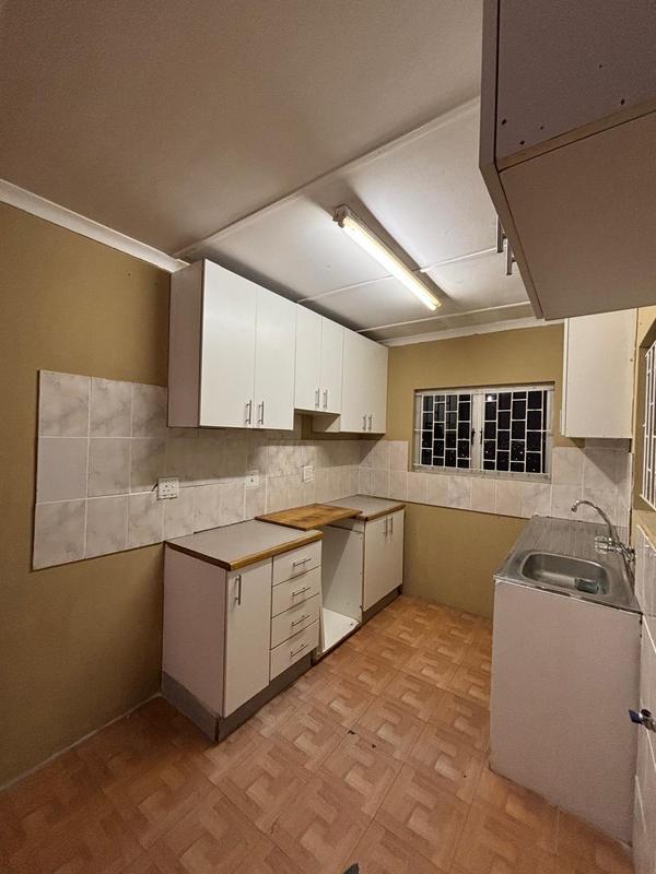 To Let 1 Bedroom Property for Rent in Woodview KwaZulu-Natal