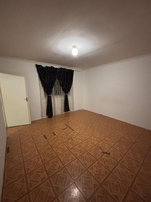 To Let 1 Bedroom Property for Rent in Woodview KwaZulu-Natal