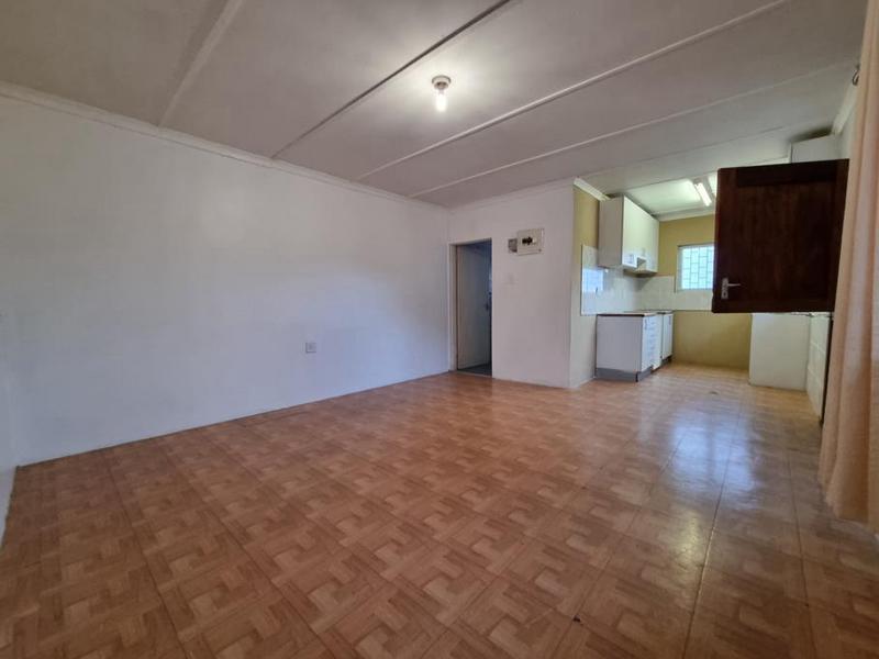 To Let 1 Bedroom Property for Rent in Woodview KwaZulu-Natal