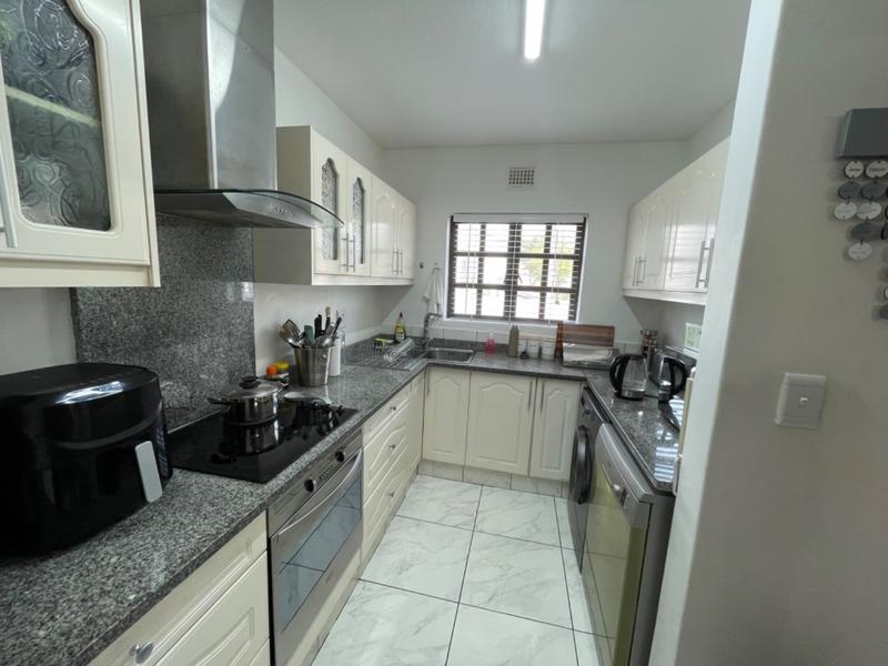 2 Bedroom Property for Sale in Umhlanga KwaZulu-Natal