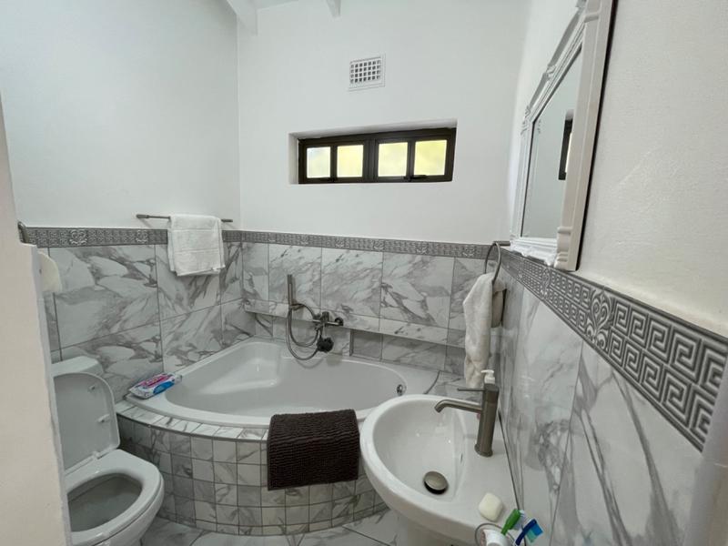 2 Bedroom Property for Sale in Umhlanga KwaZulu-Natal