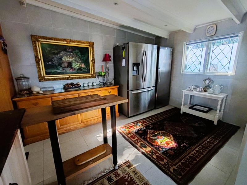4 Bedroom Property for Sale in Uvongo Beach KwaZulu-Natal