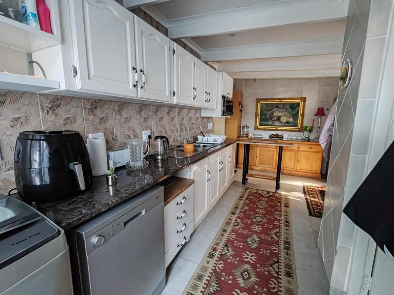 4 Bedroom Property for Sale in Uvongo Beach KwaZulu-Natal