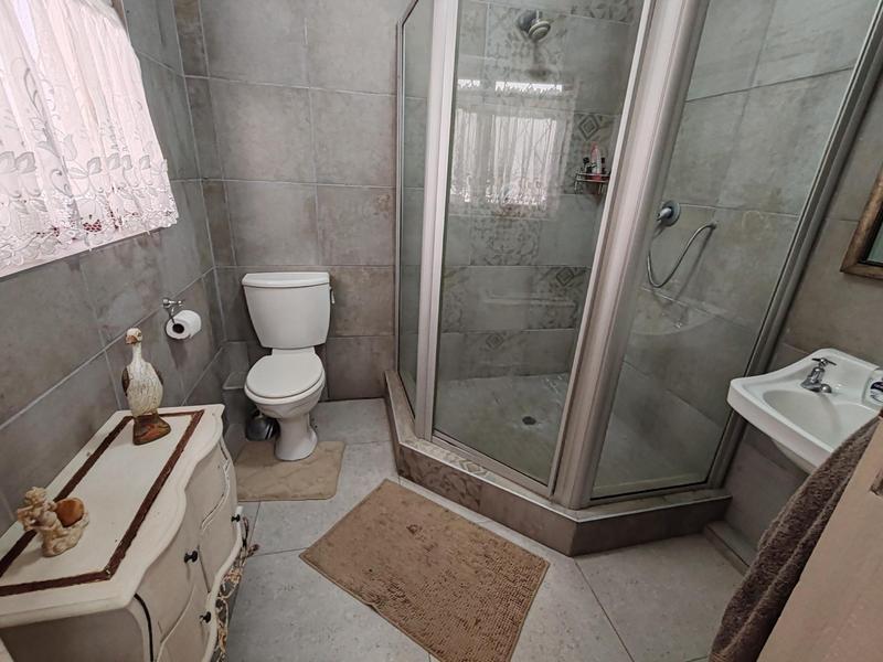 4 Bedroom Property for Sale in Uvongo Beach KwaZulu-Natal