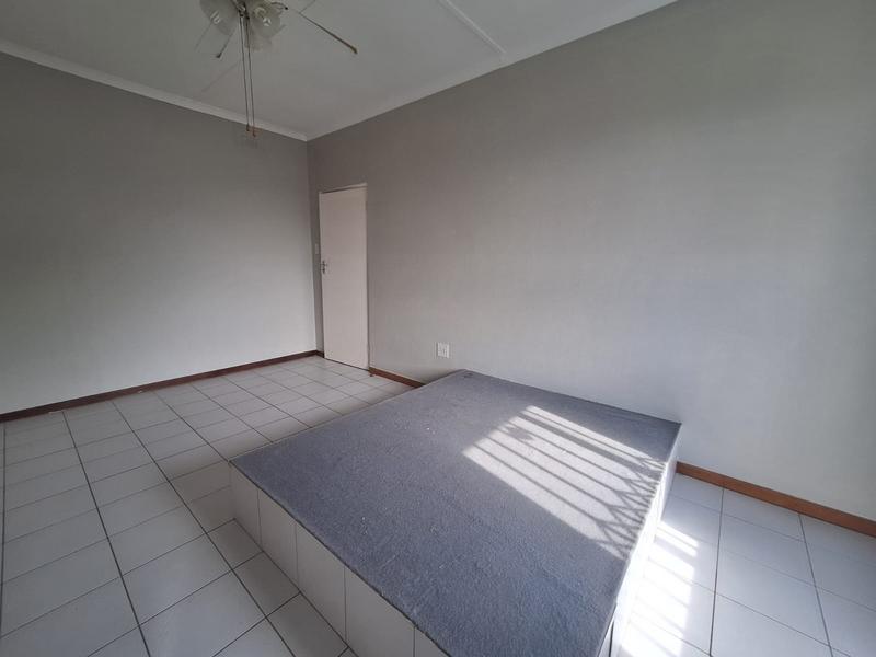 2 Bedroom Property for Sale in Manaba Beach KwaZulu-Natal