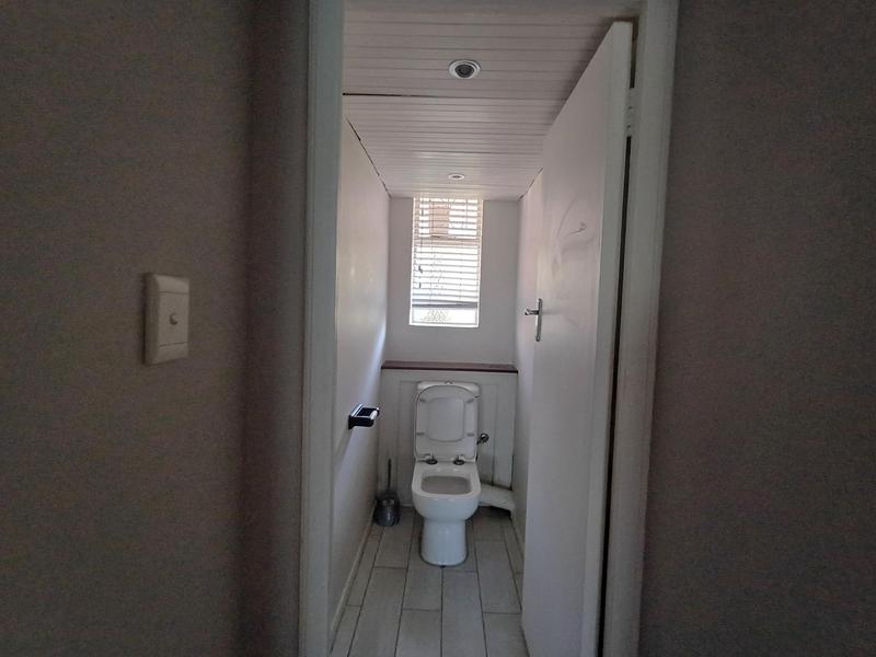 To Let 2 Bedroom Property for Rent in Essenwood KwaZulu-Natal