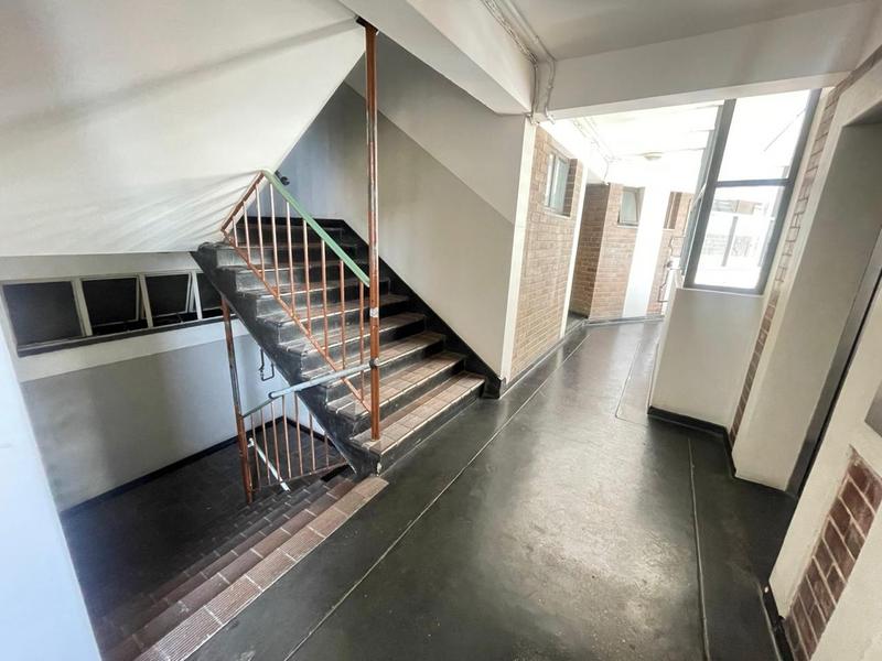 1 Bedroom Property for Sale in Victoria Embankment KwaZulu-Natal