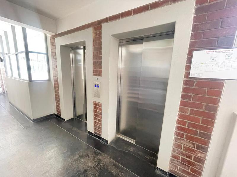 1 Bedroom Property for Sale in Victoria Embankment KwaZulu-Natal