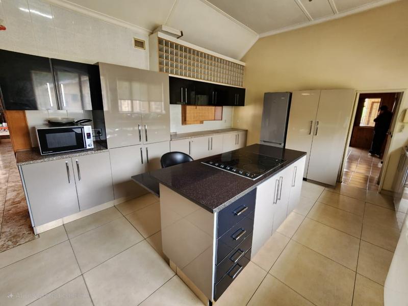 5 Bedroom Property for Sale in Malvern KwaZulu-Natal