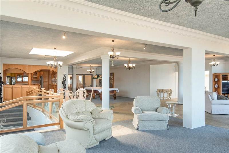 4 Bedroom Property for Sale in Tinley Manor KwaZulu-Natal