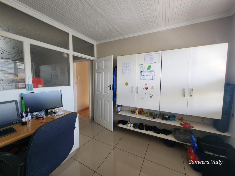To Let 3 Bedroom Property for Rent in Essenwood KwaZulu-Natal