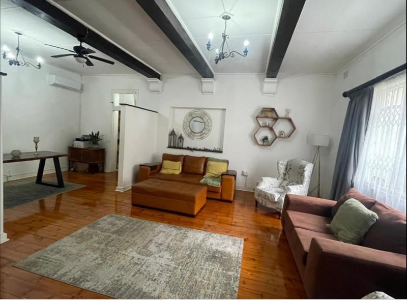 1 Bedroom Property for Sale in Essenwood KwaZulu-Natal