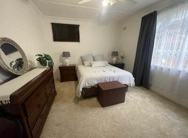 1 Bedroom Property for Sale in Essenwood KwaZulu-Natal