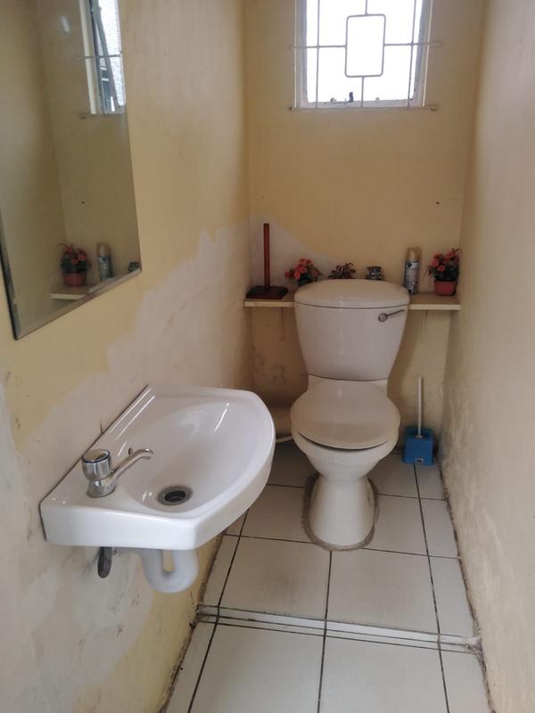 To Let commercial Property for Rent in Pinetown KwaZulu-Natal