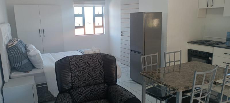 6 Bedroom Property for Sale in Tinley Manor KwaZulu-Natal