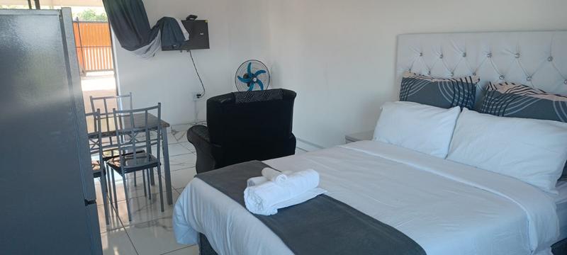 6 Bedroom Property for Sale in Tinley Manor KwaZulu-Natal