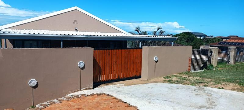 6 Bedroom Property for Sale in Tinley Manor KwaZulu-Natal
