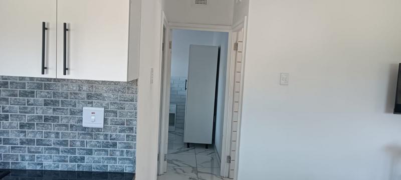 6 Bedroom Property for Sale in Tinley Manor KwaZulu-Natal