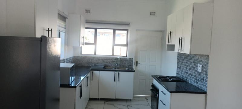 6 Bedroom Property for Sale in Tinley Manor KwaZulu-Natal