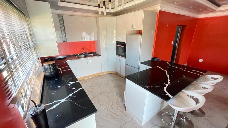 2 Bedroom Property for Sale in Illovo Beach KwaZulu-Natal