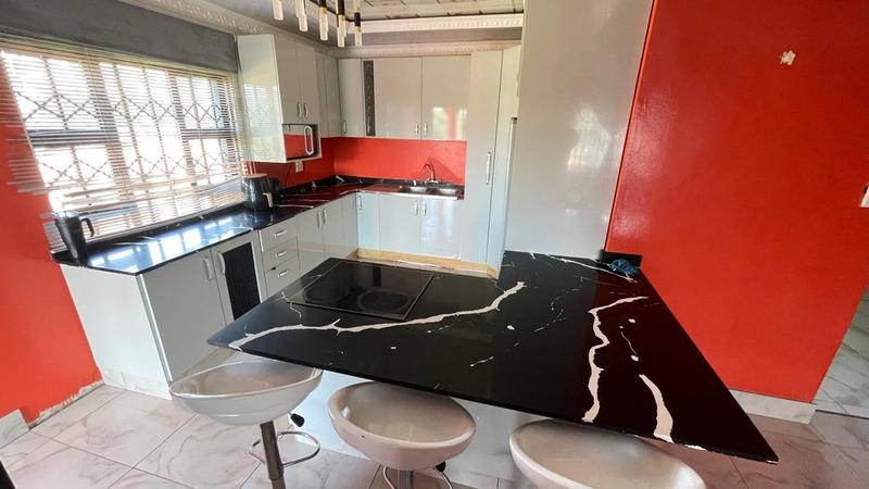 2 Bedroom Property for Sale in Illovo Beach KwaZulu-Natal