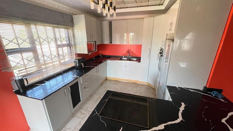 2 Bedroom Property for Sale in Illovo Beach KwaZulu-Natal