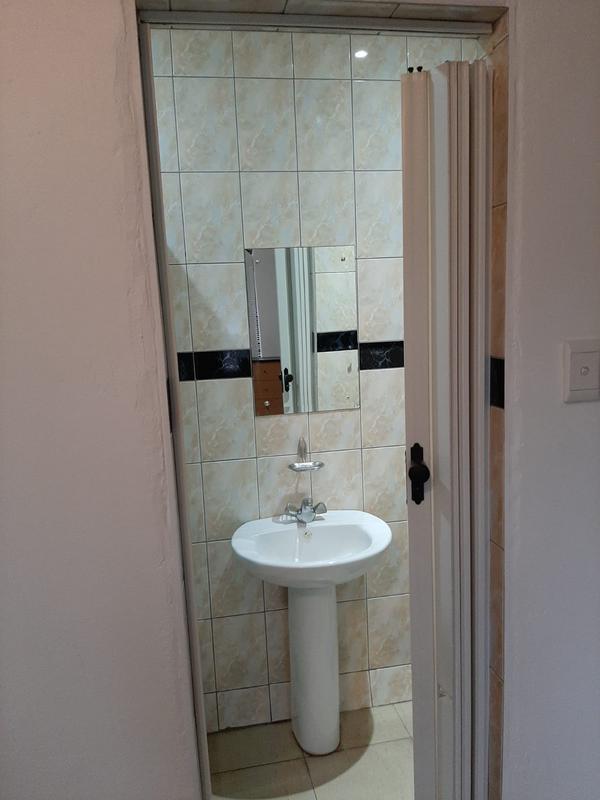 To Let 2 Bedroom Property for Rent in Berea West KwaZulu-Natal