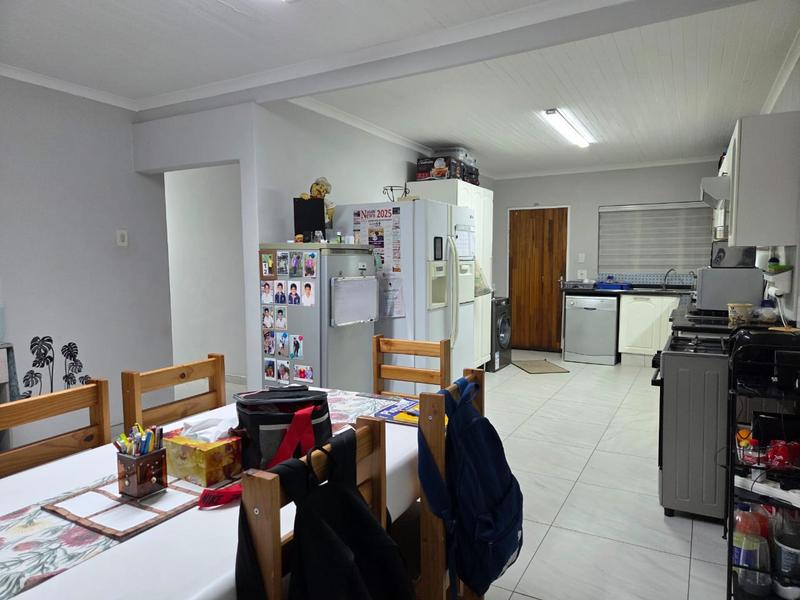 3 Bedroom Property for Sale in Aviary Hill KwaZulu-Natal