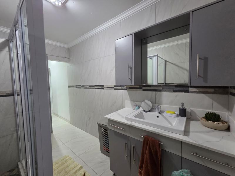 3 Bedroom Property for Sale in Aviary Hill KwaZulu-Natal