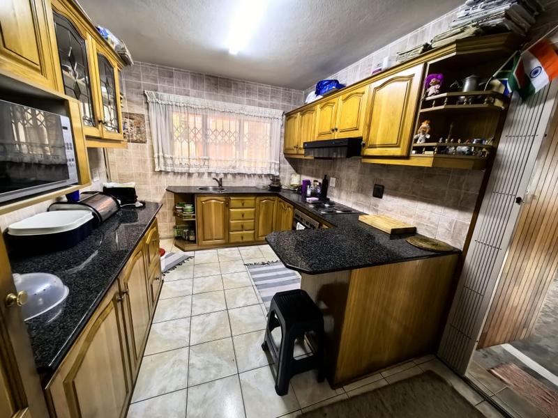 5 Bedroom Property for Sale in Reservoir Hills KwaZulu-Natal
