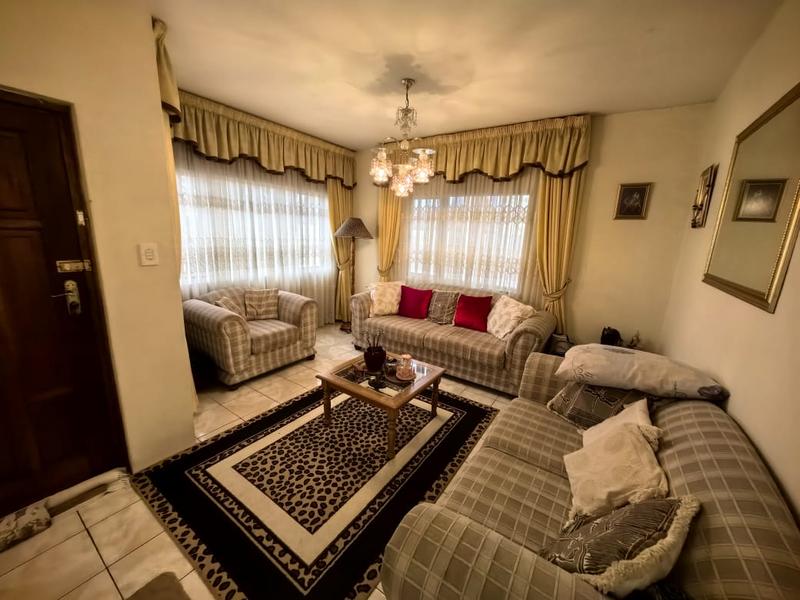 5 Bedroom Property for Sale in Reservoir Hills KwaZulu-Natal