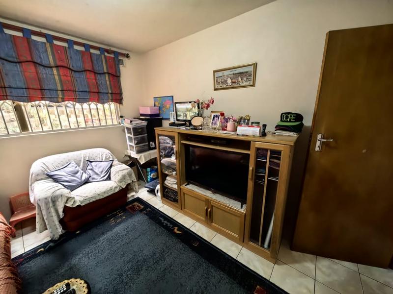 5 Bedroom Property for Sale in Reservoir Hills KwaZulu-Natal