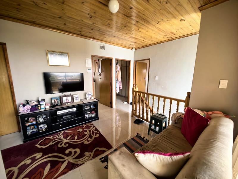 5 Bedroom Property for Sale in Reservoir Hills KwaZulu-Natal