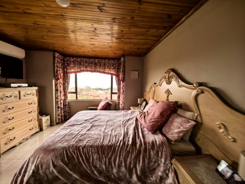 5 Bedroom Property for Sale in Reservoir Hills KwaZulu-Natal