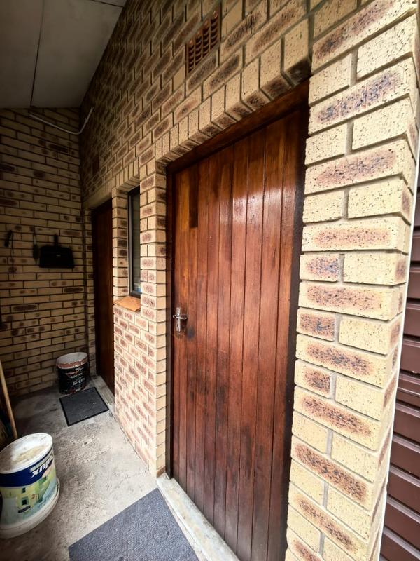 5 Bedroom Property for Sale in Reservoir Hills KwaZulu-Natal
