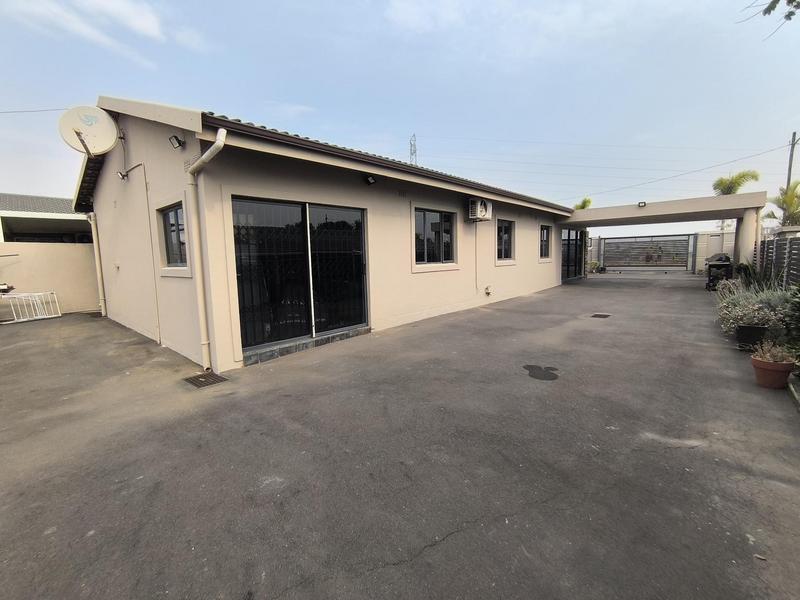 To Let 3 Bedroom Property for Rent in Stonebridge KwaZulu-Natal