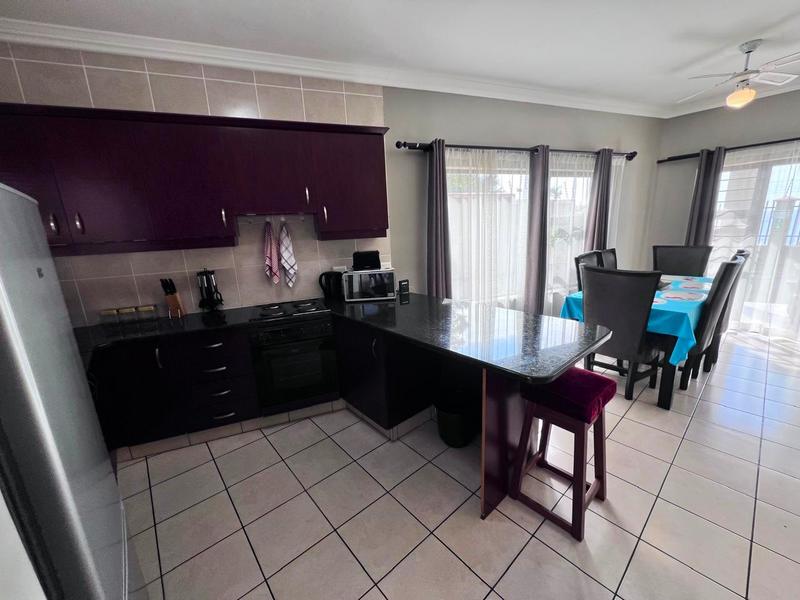 To Let 3 Bedroom Property for Rent in Uvongo Beach KwaZulu-Natal