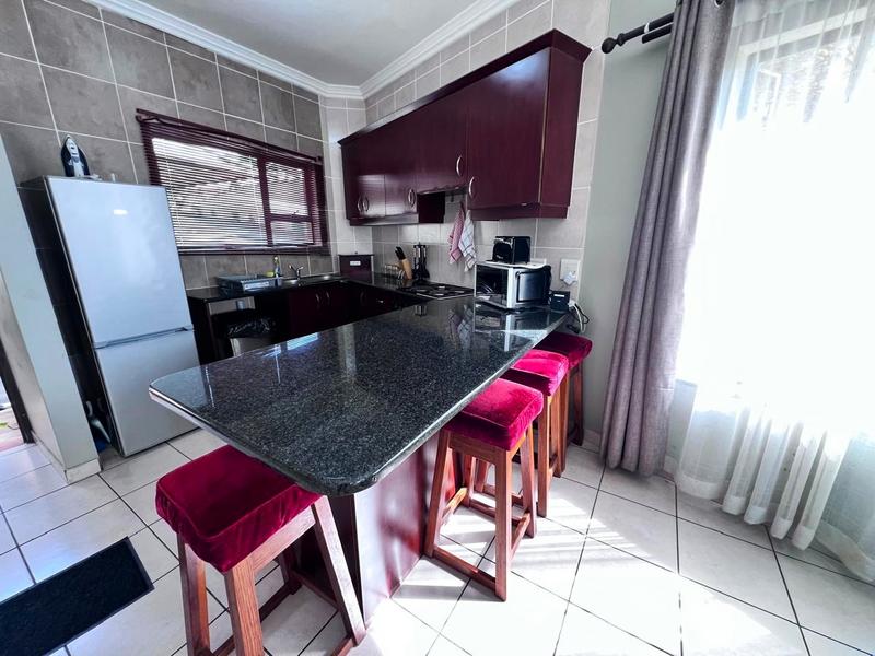 To Let 3 Bedroom Property for Rent in Uvongo Beach KwaZulu-Natal