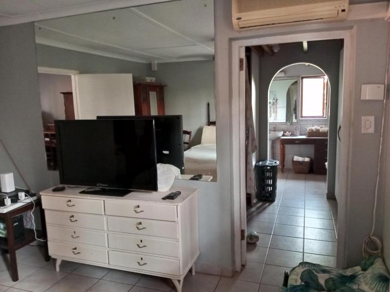 6 Bedroom Property for Sale in Leisure Bay KwaZulu-Natal