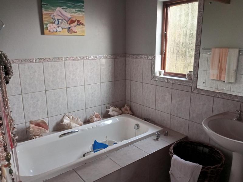 6 Bedroom Property for Sale in Leisure Bay KwaZulu-Natal