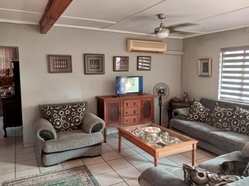 6 Bedroom Property for Sale in Leisure Bay KwaZulu-Natal
