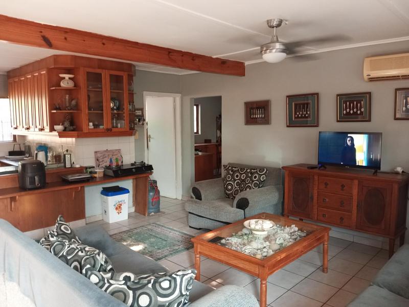 6 Bedroom Property for Sale in Leisure Bay KwaZulu-Natal