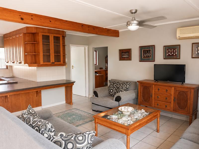 6 Bedroom Property for Sale in Leisure Bay KwaZulu-Natal