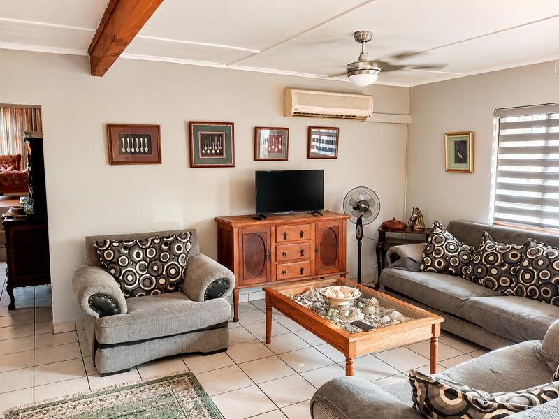 6 Bedroom Property for Sale in Leisure Bay KwaZulu-Natal
