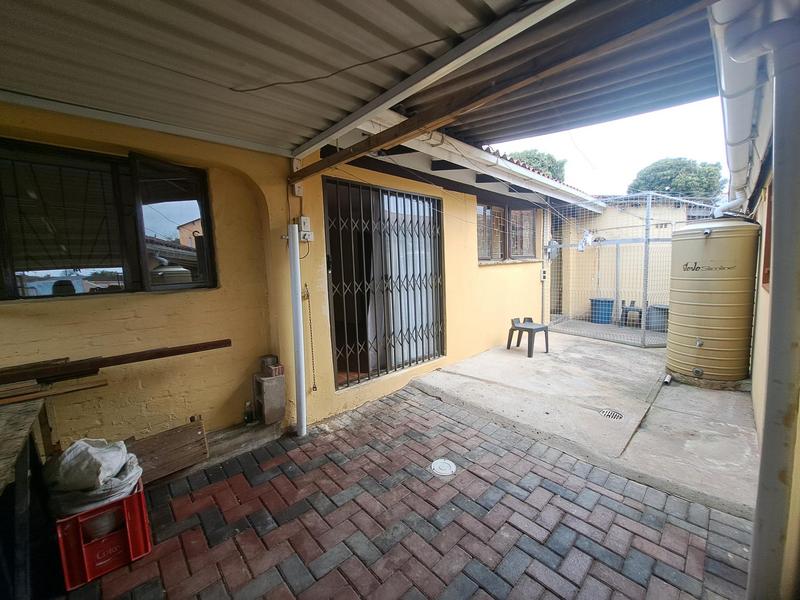 To Let 1 Bedroom Property for Rent in Redfern KwaZulu-Natal