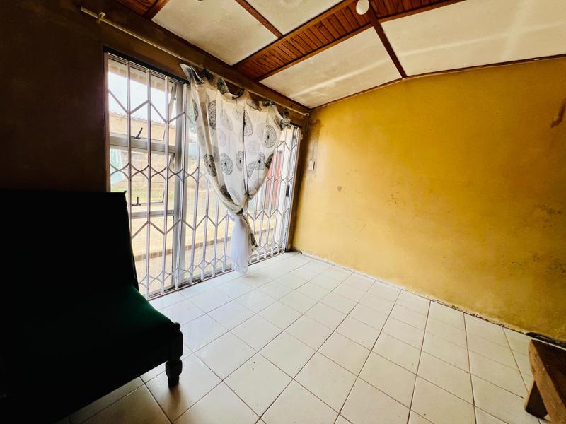 2 Bedroom Property for Sale in Ntuzuma KwaZulu-Natal