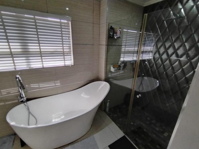 4 Bedroom Property for Sale in Izinga KwaZulu-Natal