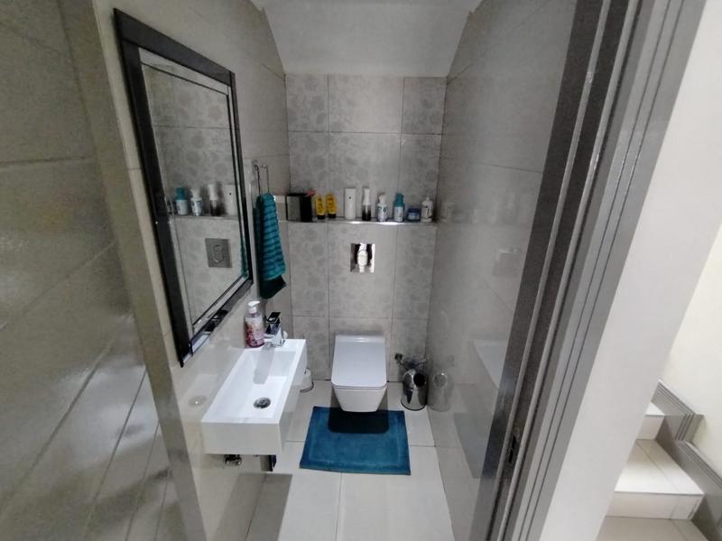 4 Bedroom Property for Sale in Izinga KwaZulu-Natal